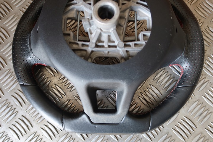 фото №8, Руль peugeot 308 t9 gt-line 98084115xu