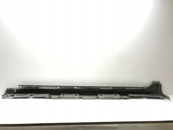 фото №11, Toyota yaris iv накладка порогова права 75850-k0080