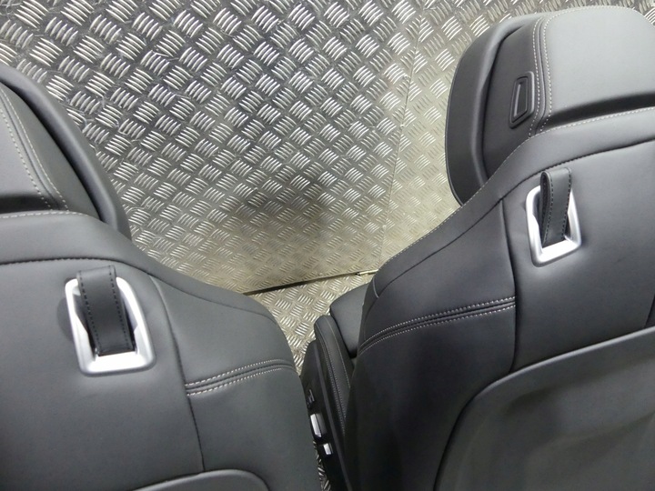 фото №11, Bmw 8 g15 individual обивка сиденья вентиляция подогрев диван обшивки 41km