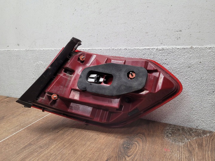 фото №9, Mercedes e w212 рестайлинг универсал a2129069102 лампа левый зад задняя