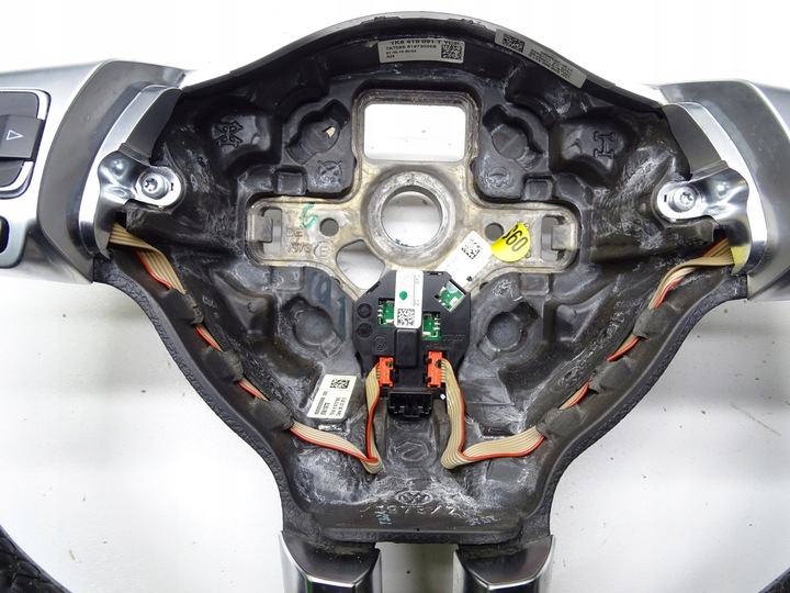 фото №13, Руль кожа стёганая срезанная 1k8419091t vw scirocco iii golf vi