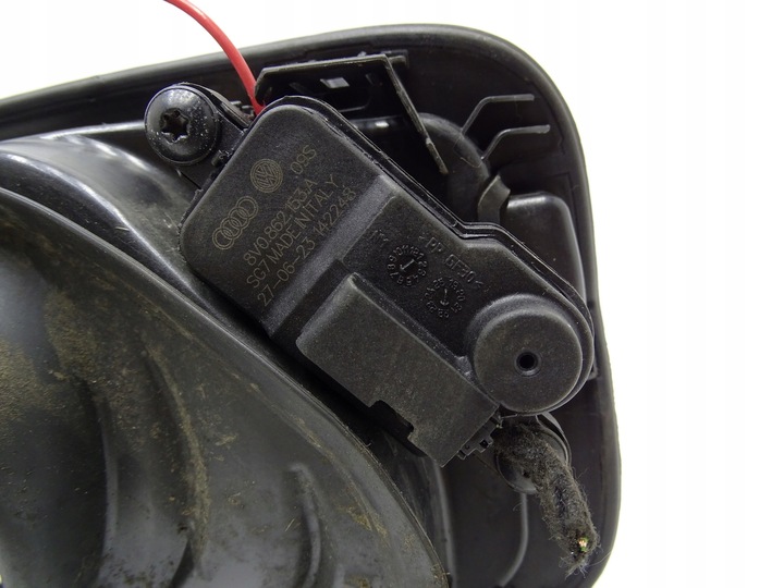 фото №11, Крышка заливка топлива + крышка + амортизатор audi a3 8v ls9r sportback 8v4809906