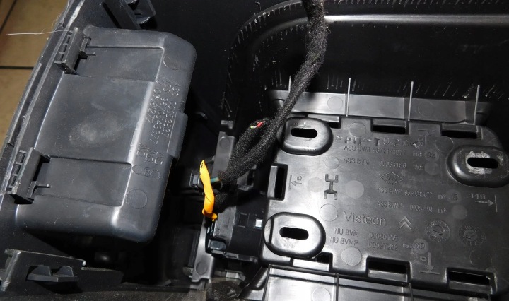 фото №12, Citroen c4 ii b7 подлокотник туннель гнездо 230v ручник  9689043077