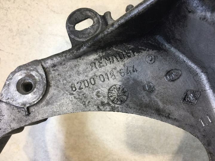 фото №6, Кронштейн двигуна vivaro i 2.5 cdti 8200016644