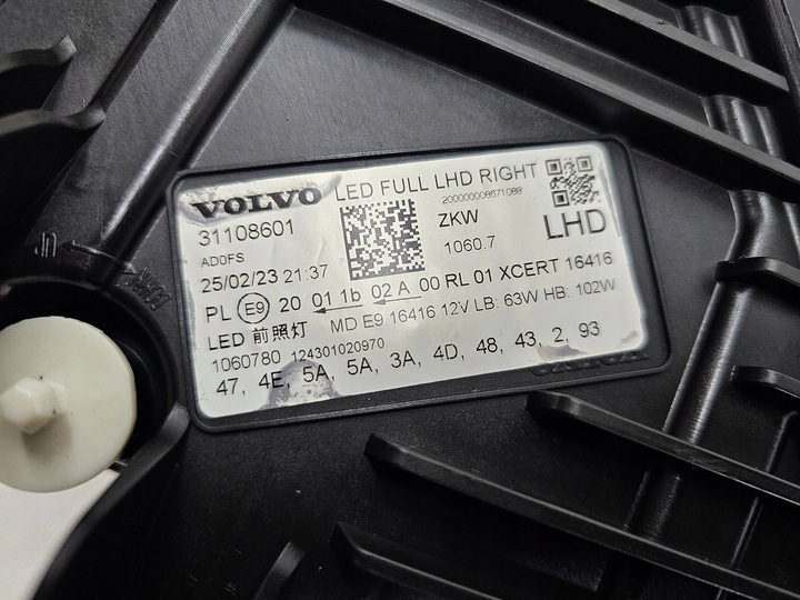 фото №10, Volvo xc60 ii 2017+ лампа перед правая полный led европа 31108601