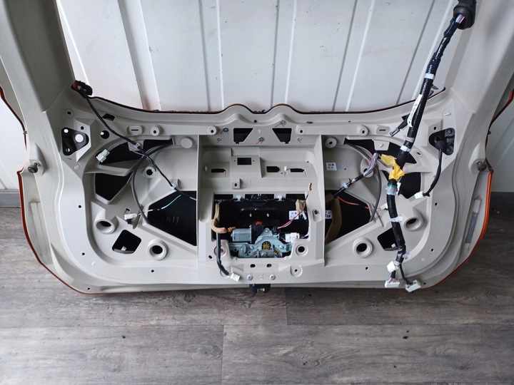 фото №13, Крышка зад задняя --- nissan xtrail x-trail t32