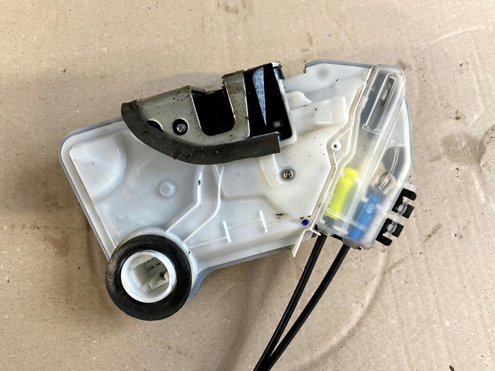 фото №4, Замок дверь правые перед трос замка тяга toyota hilux viii 15-