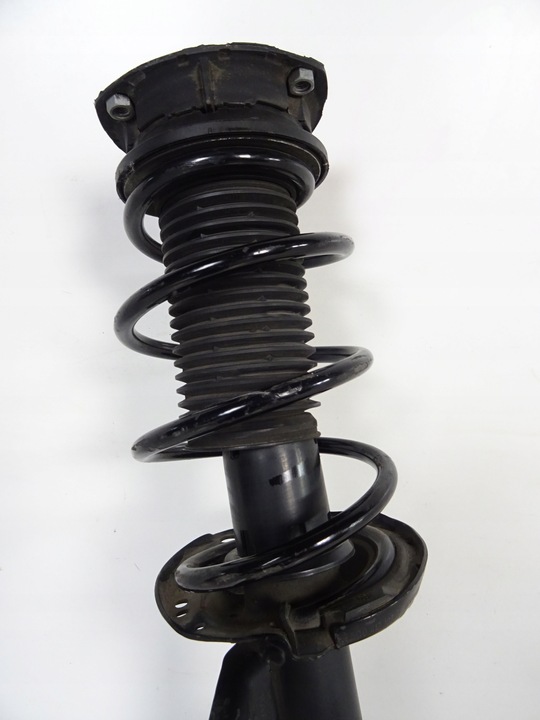 фото №13, Audi a3 8v амортизатор поворотна опора права амортизатор mcpherson  5q0256q 5q0413023eb