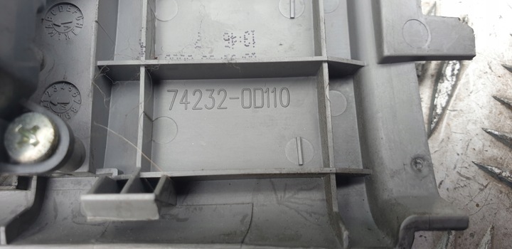 фото №5, Toyota yaris ii панель переключатель стекло левый перед 74232-0d010