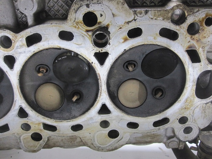 фото №7, Головка двигателя honda jazz 1.4 8v 2002r номер 1