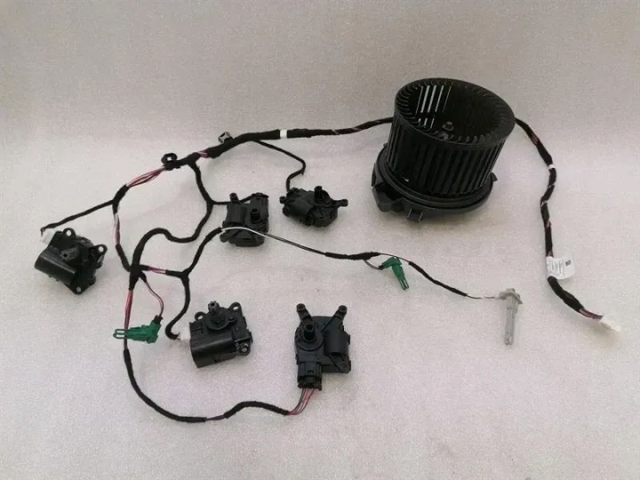 фото №1, Tesla модель 3 стандарт range heater blower двигатель правый hand drive rhd