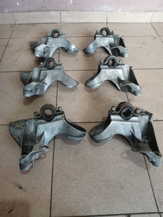 фото №1, Лапи двигателя левая правая audi a6 c5 s6 4.2 v8