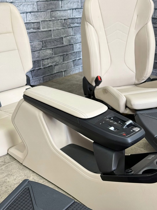 фото №8, Bmw x1 u11 салон сиденья диван обшивки спортивные сиденья sensatec бежево-серый механическая коробка передач