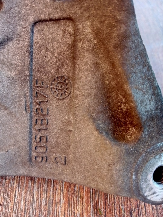 фото №5, Jeep cherokee kk 07-12 2.8 crd nitro кронштейн кріплення 90513217f