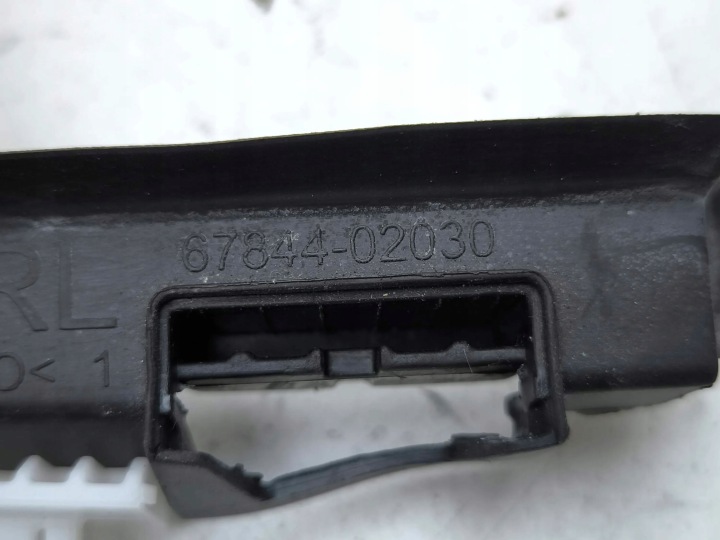 фото №7, Toyota corolla e210 e21 2021 рамка стёкла дверь задних 6784802040