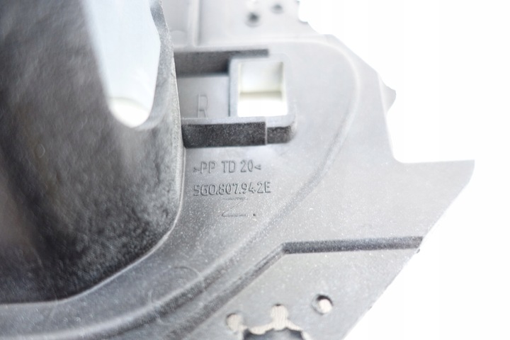 фото №9, Крепление распылитель правые vw golf vii 5g0807942e