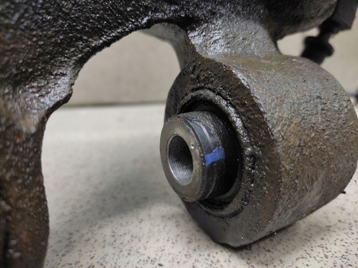 фото №4, Brilliance bs6 1.6 поворотна опора праві зад