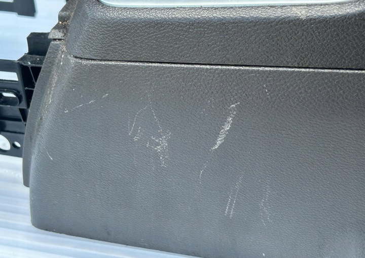 фото №10, Туннель средний подлокотник держатель чашек lancia thema 11- кожа защита колонки