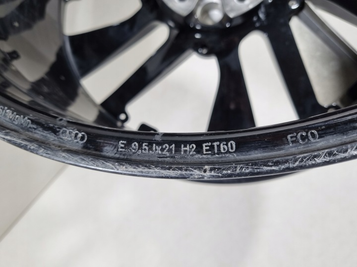 фото №14, Диск audi e-tron gt rs алюмінієвий диск 4j3 9,5x21 et60