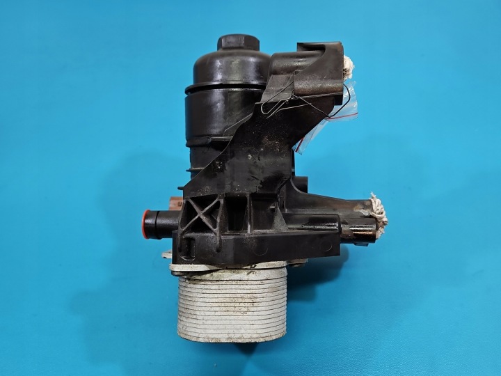 фото №9, Основание фильтра масла корпус vw passat b8 2,0 tdi 03n115389b 03n117021