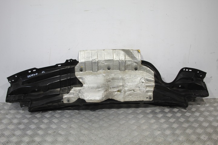 фото №1, Панель под лобовым стеклом нижняя металлический toyota verso рестайлинг