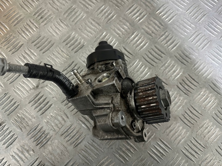 фото №8, Vw golf vii 2.0 tdi dcy насос топливная рейка 04l130755e 0445010538