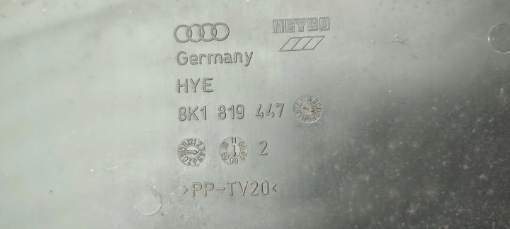 фото №5, Audi a4 b8 a5 8t 08r панель під лобовим склом 8k1819447 євро