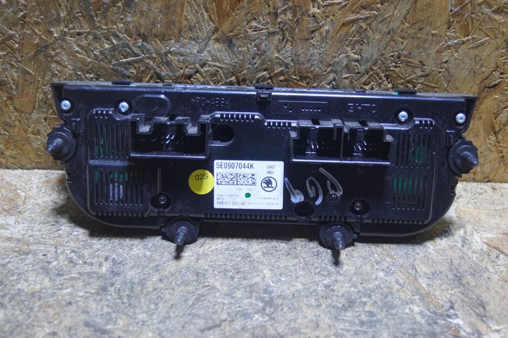 фото №11, Панель кондиционера skoda octavia iii 5e0907044k