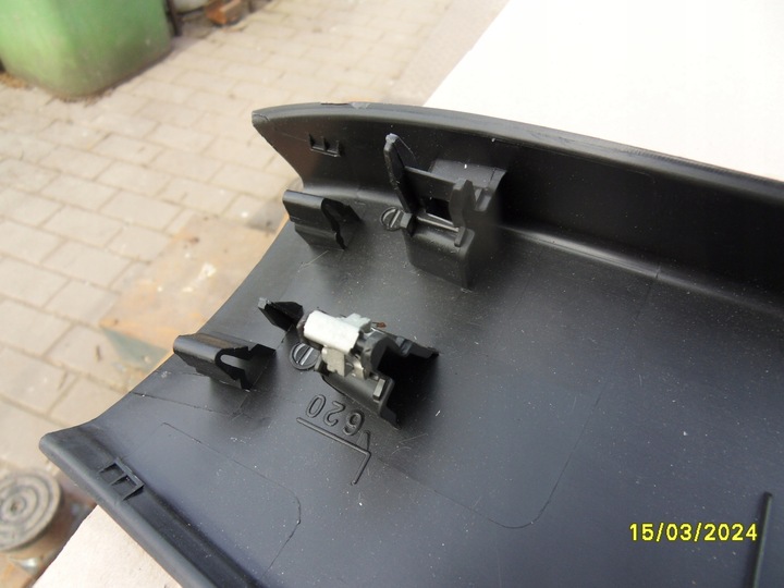 фото №4, Защита крышки багажника renault megane iv универсал 909009966r