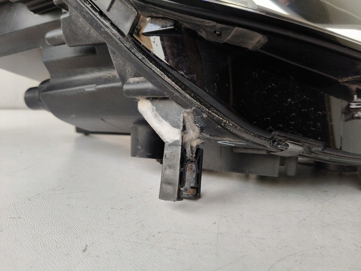 фото №10, Лампа правая фара audi a4 b9 8w 8w0 15- полный led