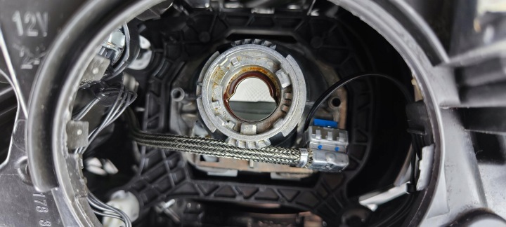 фото №16, Bmw f20 f21 ксенон ліве праве фара передня некеровані 7229677 7229678