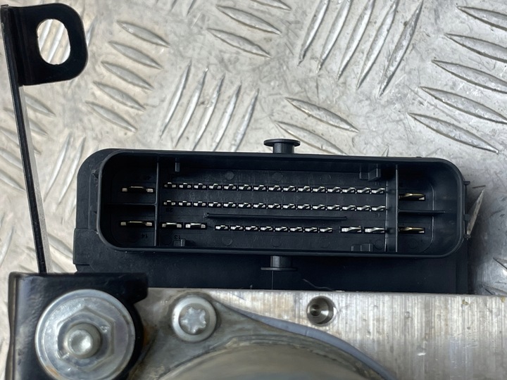 фото №7, Mercedes оригинальный номер a1779002710 w177 насос тормозная блок управления abs