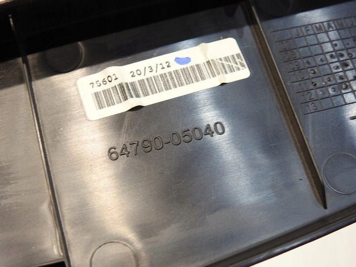 фото №11, Планка защита крышки зад toyota avensis iii t27 универсал 64790-05040