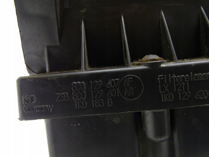 фото №7, Корпус фильтра воздуха audi a3 8p passat b6 1.9 tdi 3c0129607af