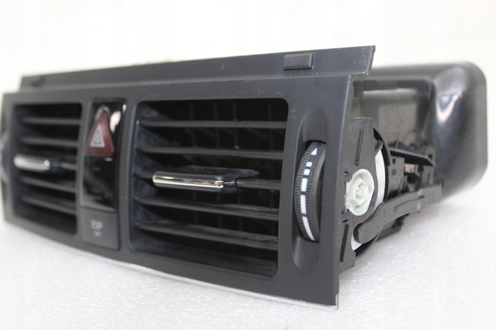 фото №8, Mercedes c класс w204 решётка средняя воздуховод a2048304054 передний рестайлинг