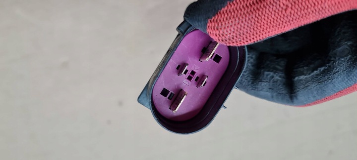 фото №6, A5 8w штекер разъём wentylatora1j0906444a a4 b9 8w