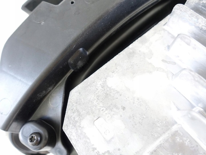 фото №11, Tesla модель 3 iii 17-20 лампа полный led левая перед