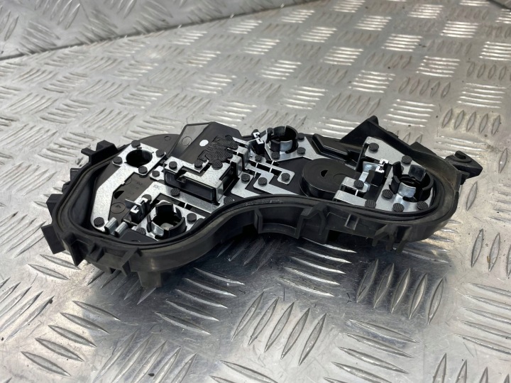 фото №6, Bmw (oem) 1' f20 вкладка лампы правой задней правое зад led