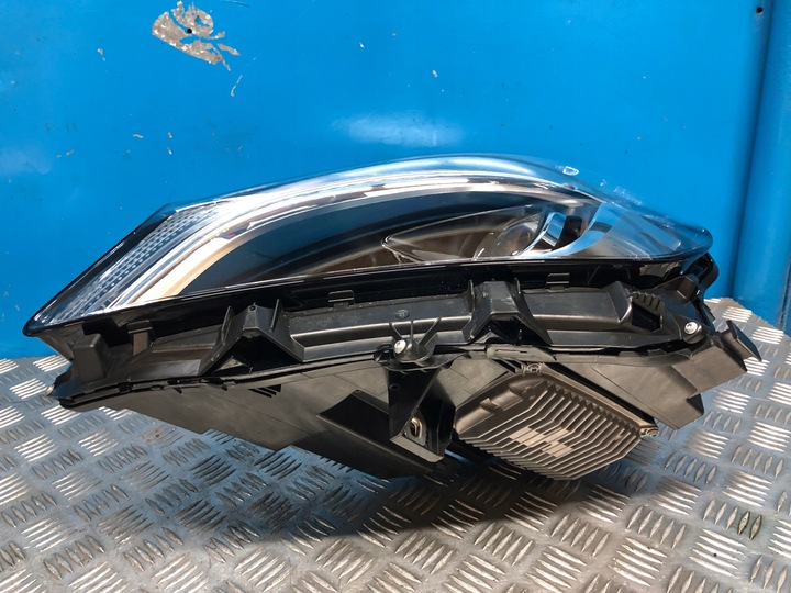 фото №11, Mercedes w176 рестайлинг лампа правая левая перед комплект полный led high performance