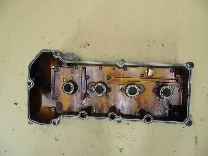 фото №12, Крышка клапанов suzuki liana 1.6 16v m16a