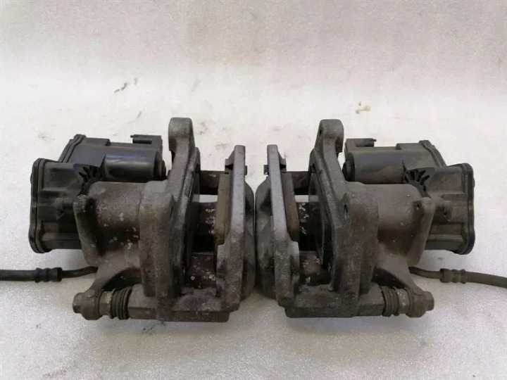фото №7, Комплект затискачів заднього гальма tesla модель 3 1044631-00-d комплект затискачів