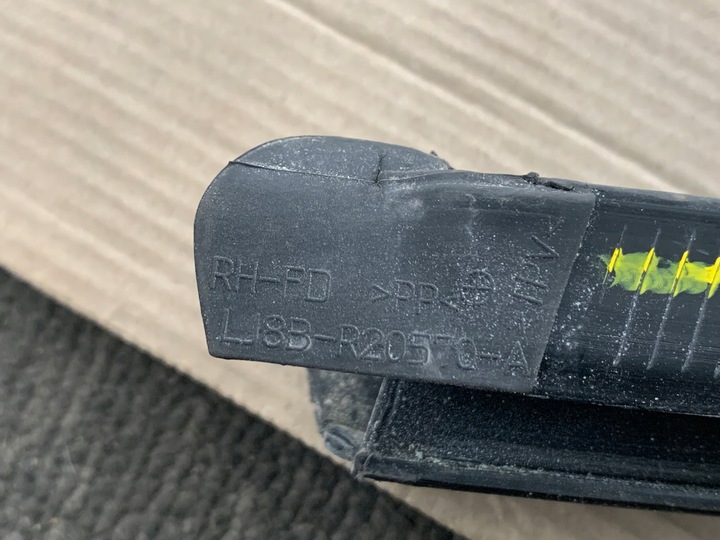 фото №8, Ford mustang mach-e rwd 75.7kwh планка накладка правий перед