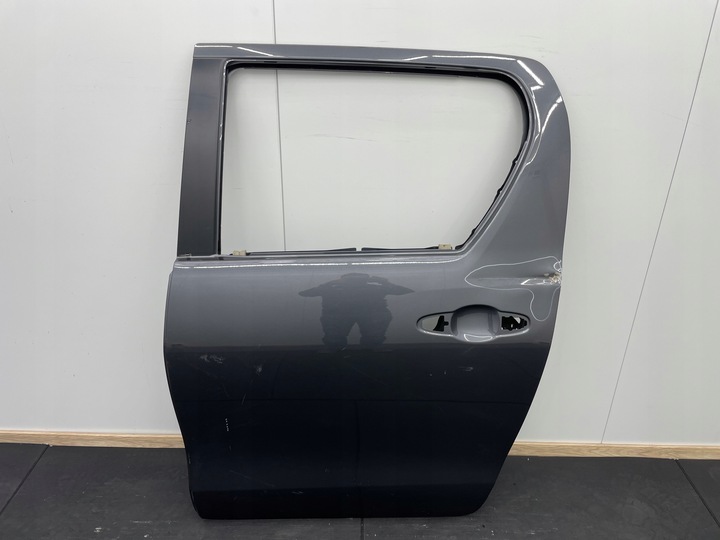 фото №1, Toyota hilux viii 2015r-- двері зад ліві задні