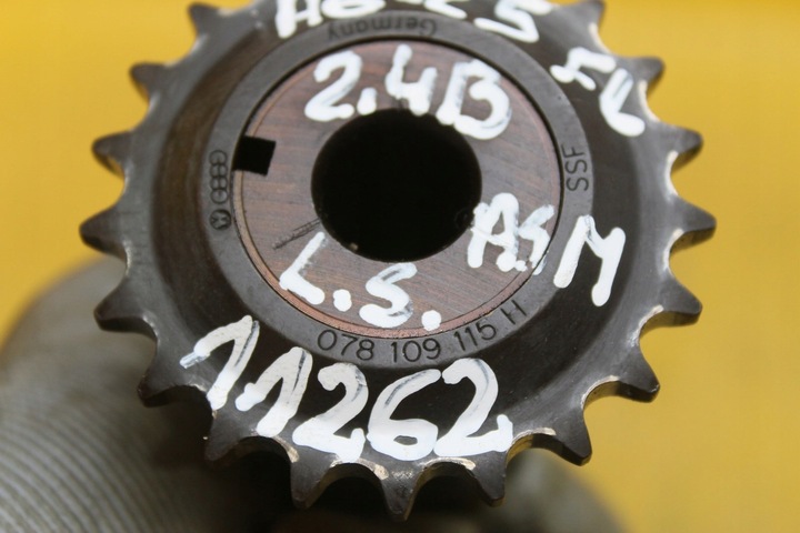 фото №12, Вал розподільний вал лівий всмоктуючий a6 c5 fl 2.4b 07881l