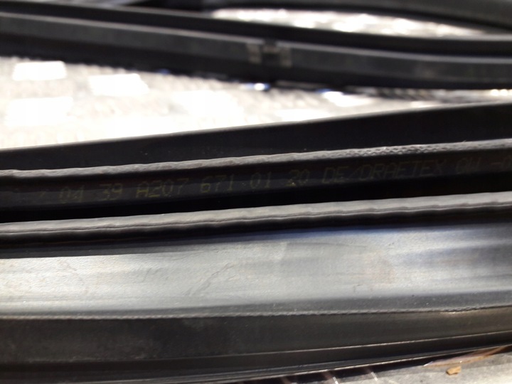 фото №7, Mercedes e w207 прокладка стекло правая a2076710120