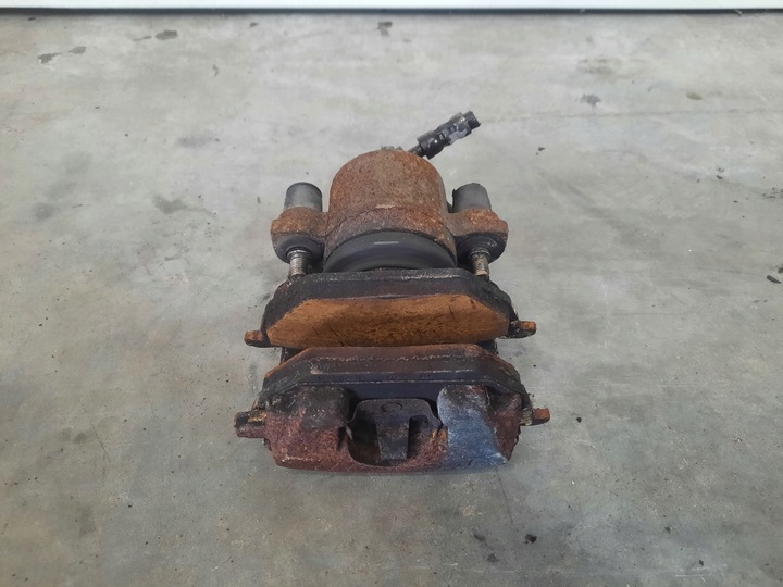 фото №3, Суппорт правые перед переднее audi a1 8x