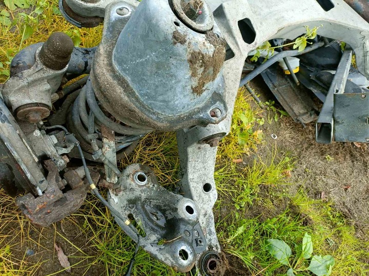 фото №11, Volvo v70 ii задня балка підвішування амортизатор