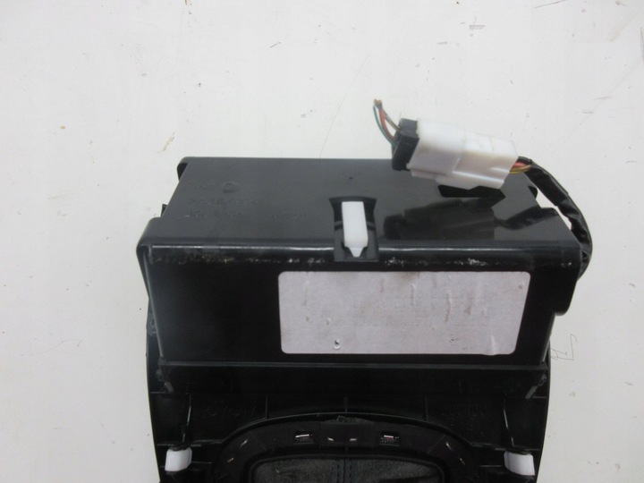 фото №8, Toyota avensis t25 2.2 d-cat 177km 2ad тунель середній попільничка чохол