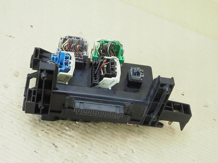 фото №12, Коробка запобіжників bsi chrysler 300c p05087269a