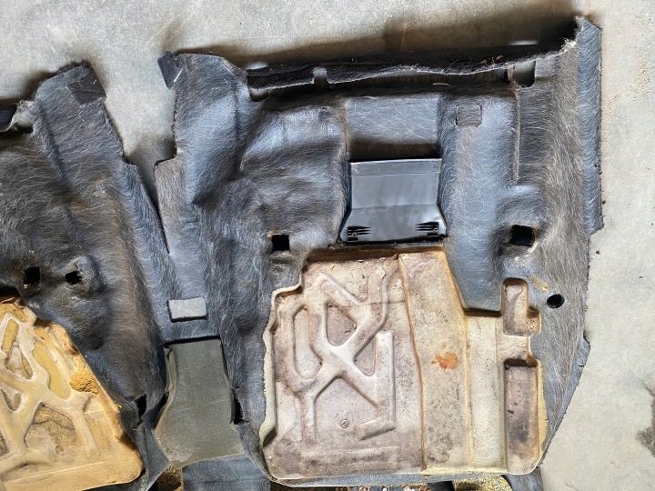 фото №14, Ковёр покрытие пола чёрный чёрная mercedes w124 универсал 1246804241